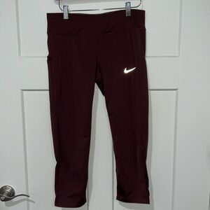 Nike DriFit Capri Legging Sz M
